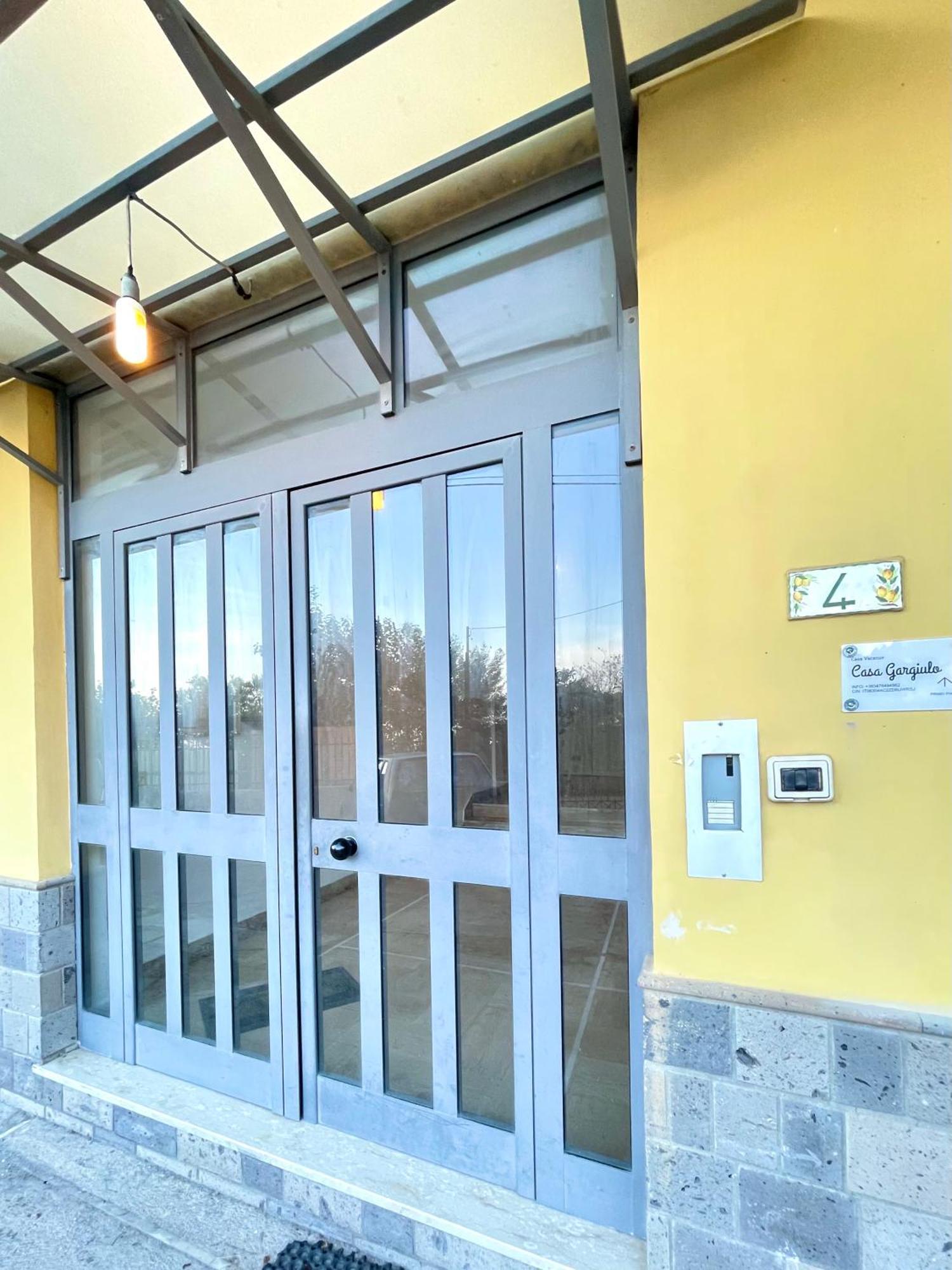 马萨鲁布朗斯Casa Gargiulo公寓 外观 照片